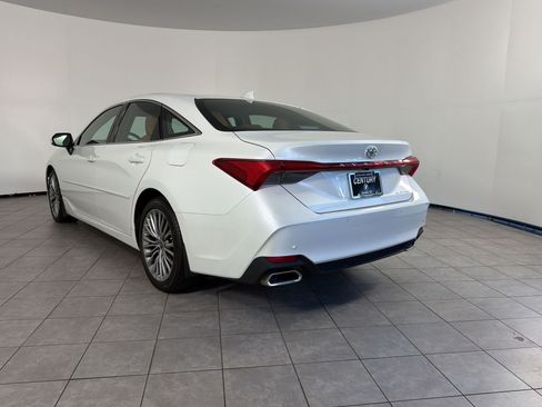 Used 2022 Toyota Avalon Limited w/ Advanced Safety Package FWD image 3