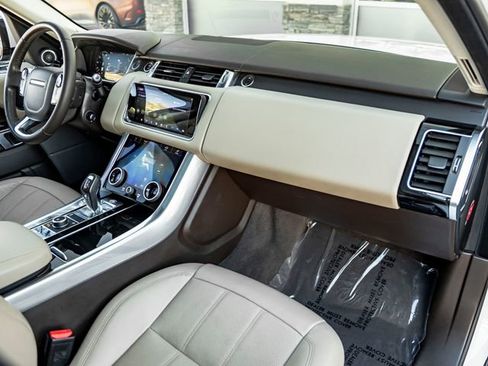 Used 2018 Land Rover Range Rover Sport HSE image 31