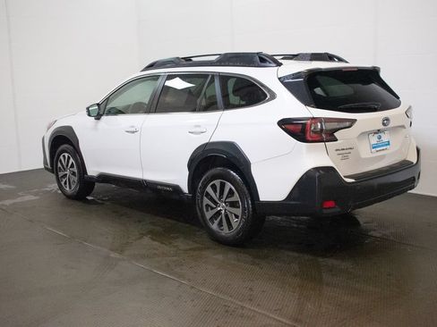 Used 2025 Subaru Outback Premium AWD/4WD image 6