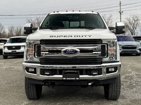 Used 2017 Ford F250 XLT w/ XLT Premium Package image 8