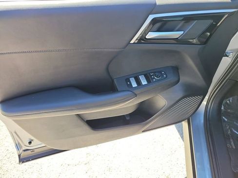 Used 2024 Mitsubishi Outlander SE image 23