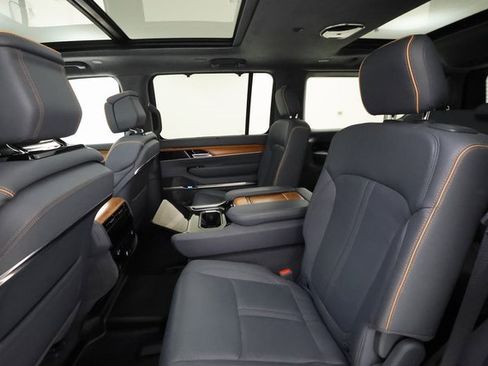 Used 2022 Jeep Grand Wagoneer Series II w/ Convenience Group III image 19