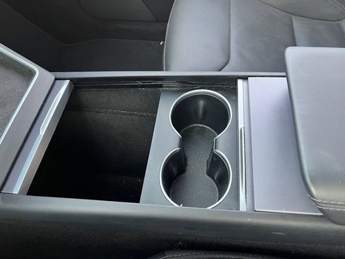 Used 2026 Tesla Model Y Long Range RWD image 19
