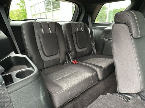 Used 2018 Ford Explorer XLT AWD/4WD image 26