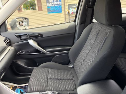 Used 2023 Mitsubishi Eclipse Cross LE AWD/4WD image 11