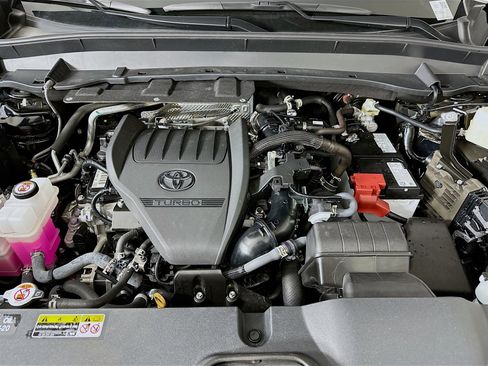 Used 2025 Toyota Grand Highlander AWD image 34