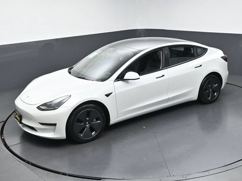 Used 2023 Tesla Model 3 Standard Range RWD image 41