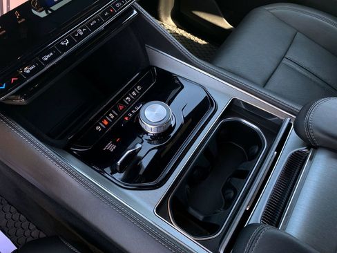 Used 2023 Jeep Wagoneer Series II image 18