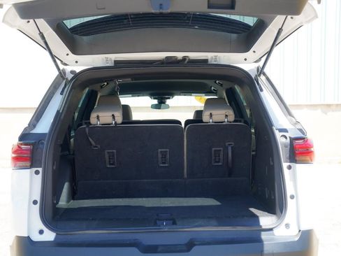 Used 2023 Chevrolet Traverse LS AWD/4WD image 20