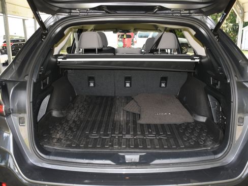 Used 2022 Subaru Outback Premium image 18