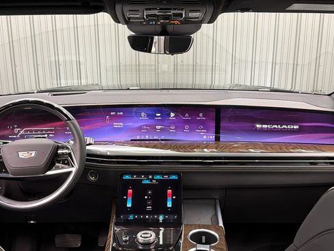 Used 2025 Cadillac Escalade Sport Platinum w/ LPO, ONYX Package image 33