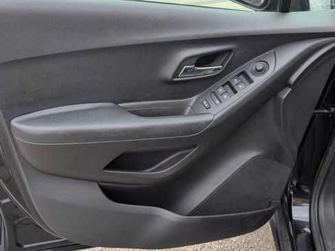 Used 2019 Chevrolet Trax LS w/ Tint and Cruise Package image 19