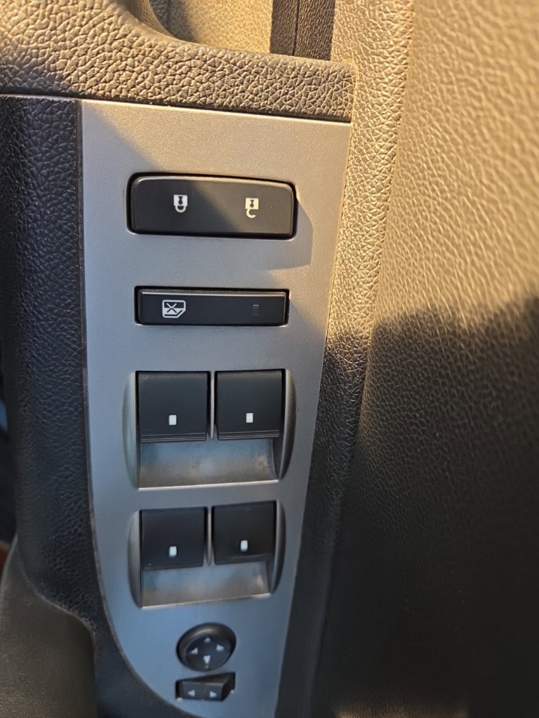 Used 2009 GMC Sierra 2500 SLE w/ Convenience Package RWD image 10