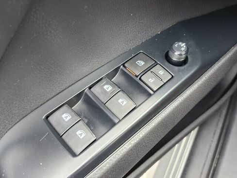 Used 2020 Toyota Camry SE image 40