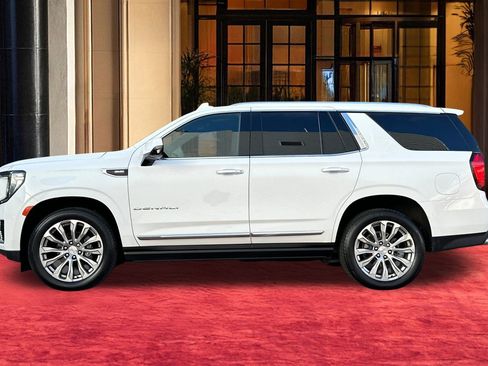 Used 2023 GMC Yukon Denali image 3