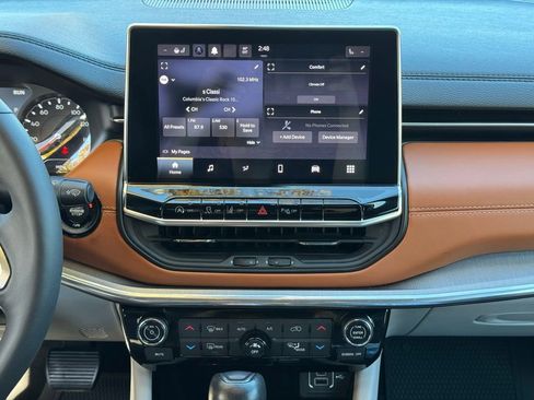 Used 2023 Jeep Compass Limited image 18