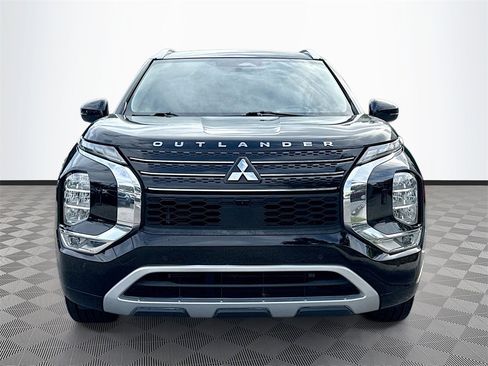 Used 2022 Mitsubishi Outlander SEL image 2