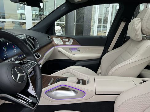 Certified 2025 Mercedes-Benz GLS 450 4MATIC image 17