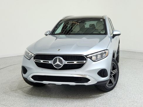 New 2026 Mercedes-Benz GLC 300 image 2