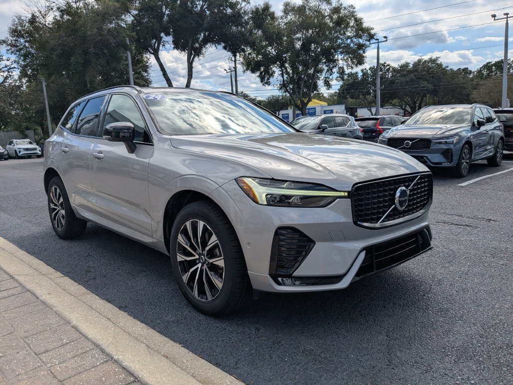 Used 2024 Volvo XC60 B5 Plus w/ Protection Package Premier AWD/4WD image 8
