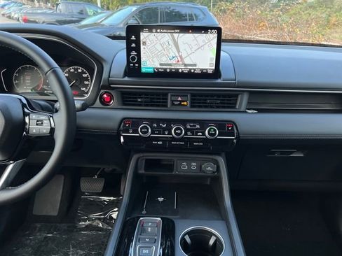 New 2025 Honda Pilot Touring image 24