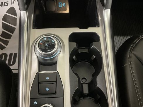 Used 2024 Ford Explorer XLT w/ Equipment Group 202A image 21