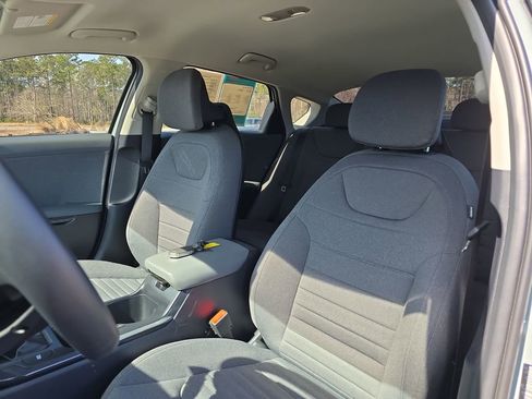 Used 2025 Kia K4 EX image 19