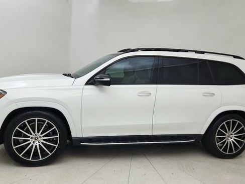 Used 2025 Mercedes-Benz GLS 450 4MATIC image 3