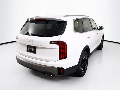 Used 2025 Kia Telluride S FWD image 9