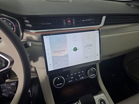 New 2026 Jaguar F-PACE R-Dynamic S image 16