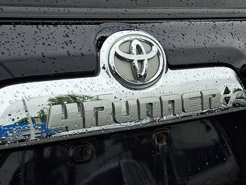 Used 2022 Toyota 4Runner Limited AWD/4WD image 30