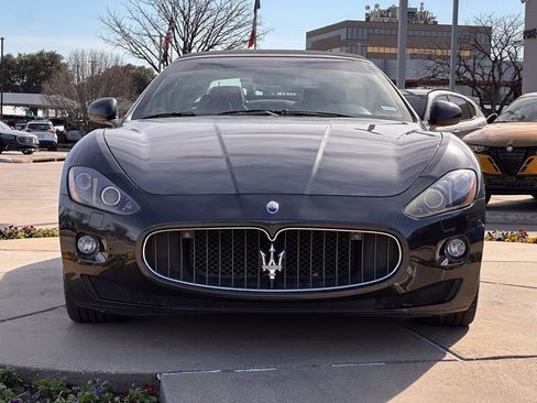 Used 2011 Maserati GranTurismo Convertible image 2