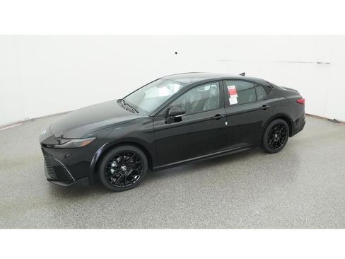 New 2026 Toyota Camry SE image 2