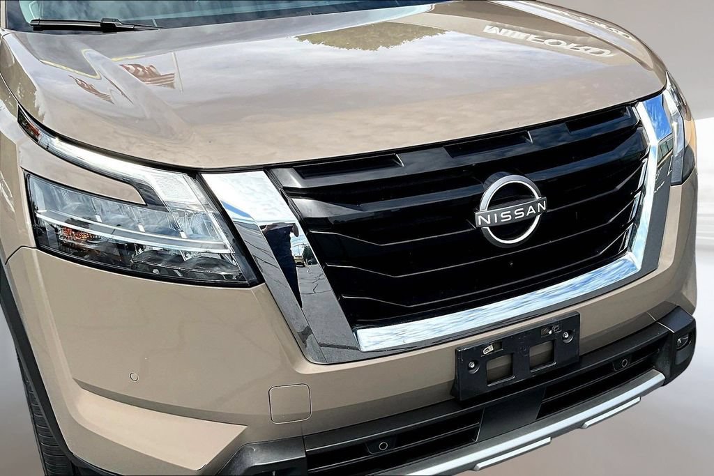 Used 2023 Nissan Pathfinder Platinum w/ Cargo Package AWD/4WD image 31