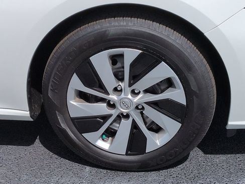 Certified 2025 Nissan Altima 2.5 S FWD image 10