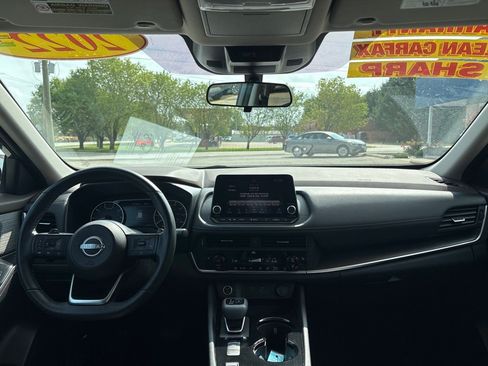 Used 2022 Nissan Rogue S FWD image 13