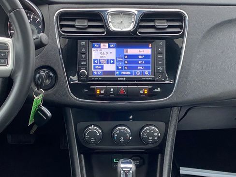 Used 2013 Chrysler 200 Limited w/ Sun/Sound Group image 22