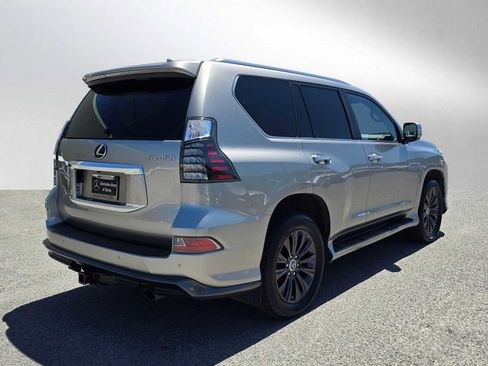 Used 2023 Lexus GX 460 Luxury w/ Sport Design Package AWD/4WD image 3