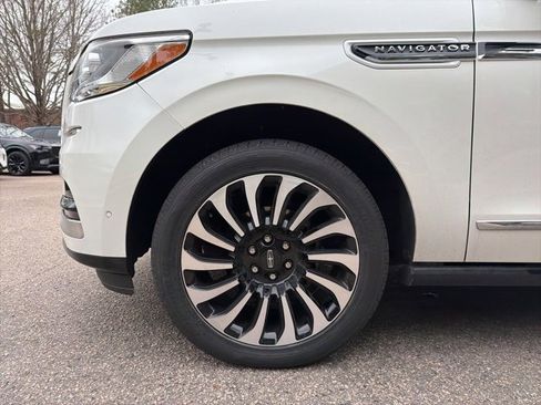 Used 2024 Lincoln Navigator Black Label image 9