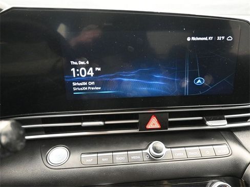 Used 2023 Hyundai Elantra SEL w/ Convenience Package image 13