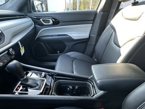 New 2026 Jeep Compass Limited AWD/4WD image 31