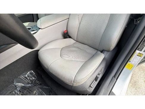 Used 2021 Toyota Camry XLE w/ Cold Weather Package FWD image 19