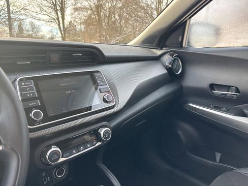 Used 2019 Nissan Kicks SV image 20