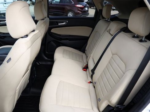 Used 2022 Ford Edge SEL image 12