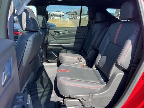 Used 2024 Chevrolet Traverse RS image 33