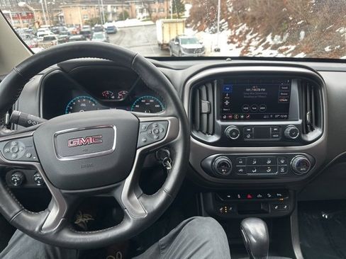 Used 2022 GMC Canyon AT4 image 3