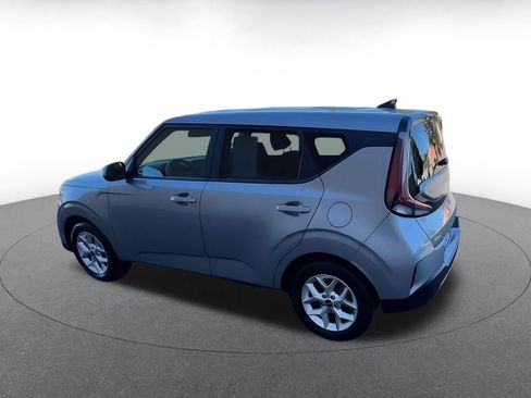 Used 2025 Kia Soul LX w/ LX Technology Package image 11