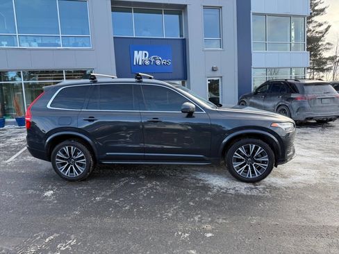 Used 2022 Volvo XC90 T6 Momentum w/ Advanced Package image 5