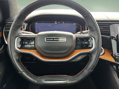 Used 2022 Jeep Grand Wagoneer Series III image 9