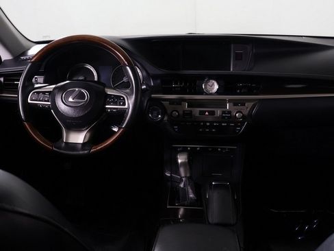 Used 2017 Lexus ES 350 w/ Luxury Package FWD image 34